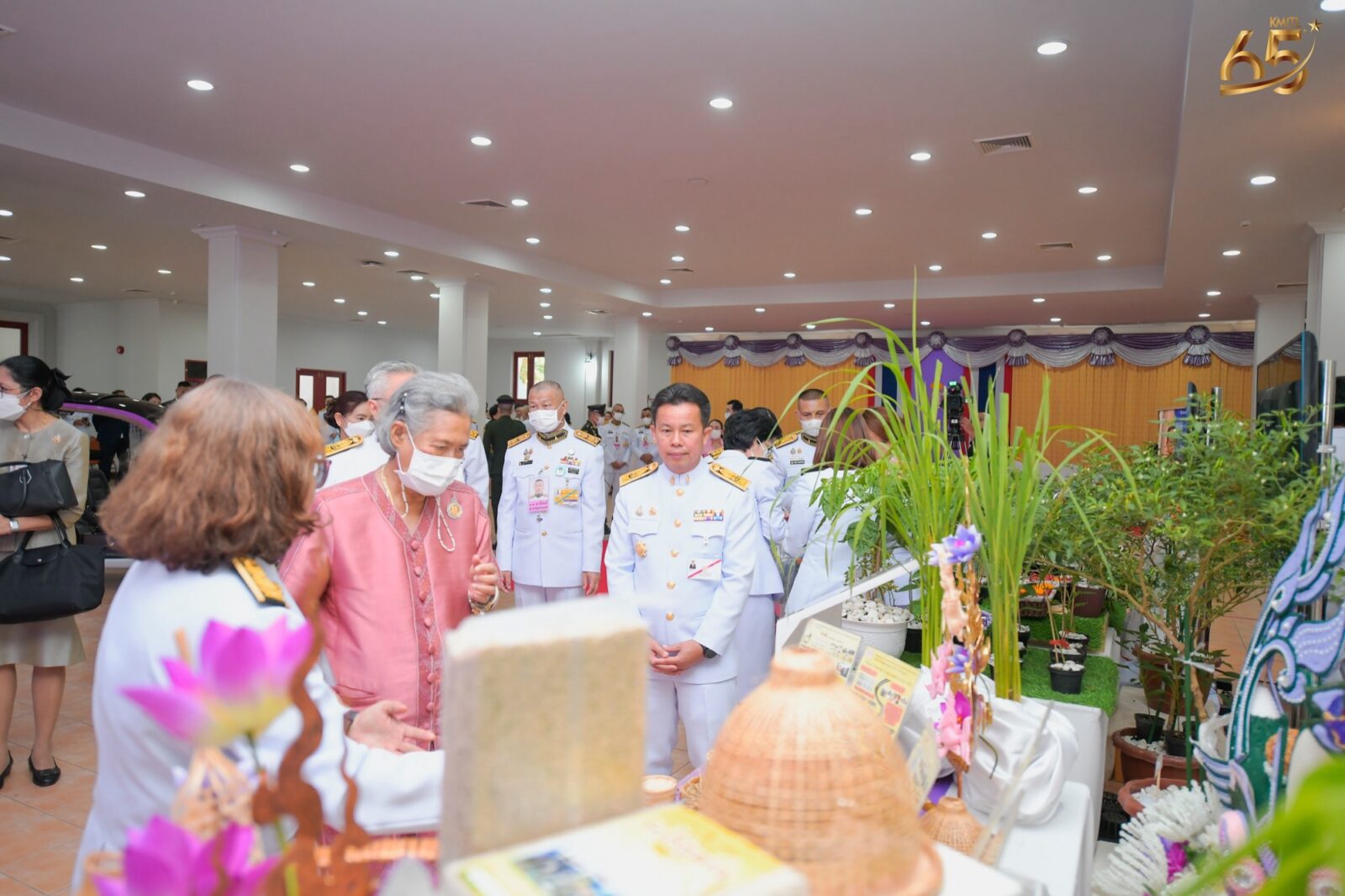 พิธีเปิดอาคารหอพระราชประวัติพระบาทสมเด็จพระจอมเกล้าเจ้าอยู่หัว พระสยามเทวมหามกุฏวิทยมหาราช ภาพที่ 10